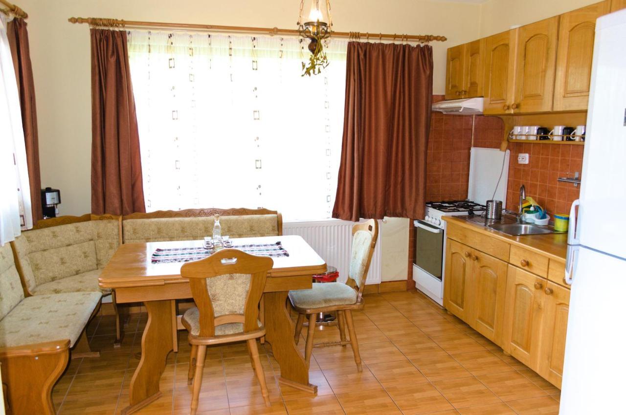 Villa Arnota Costesti  Esterno foto
