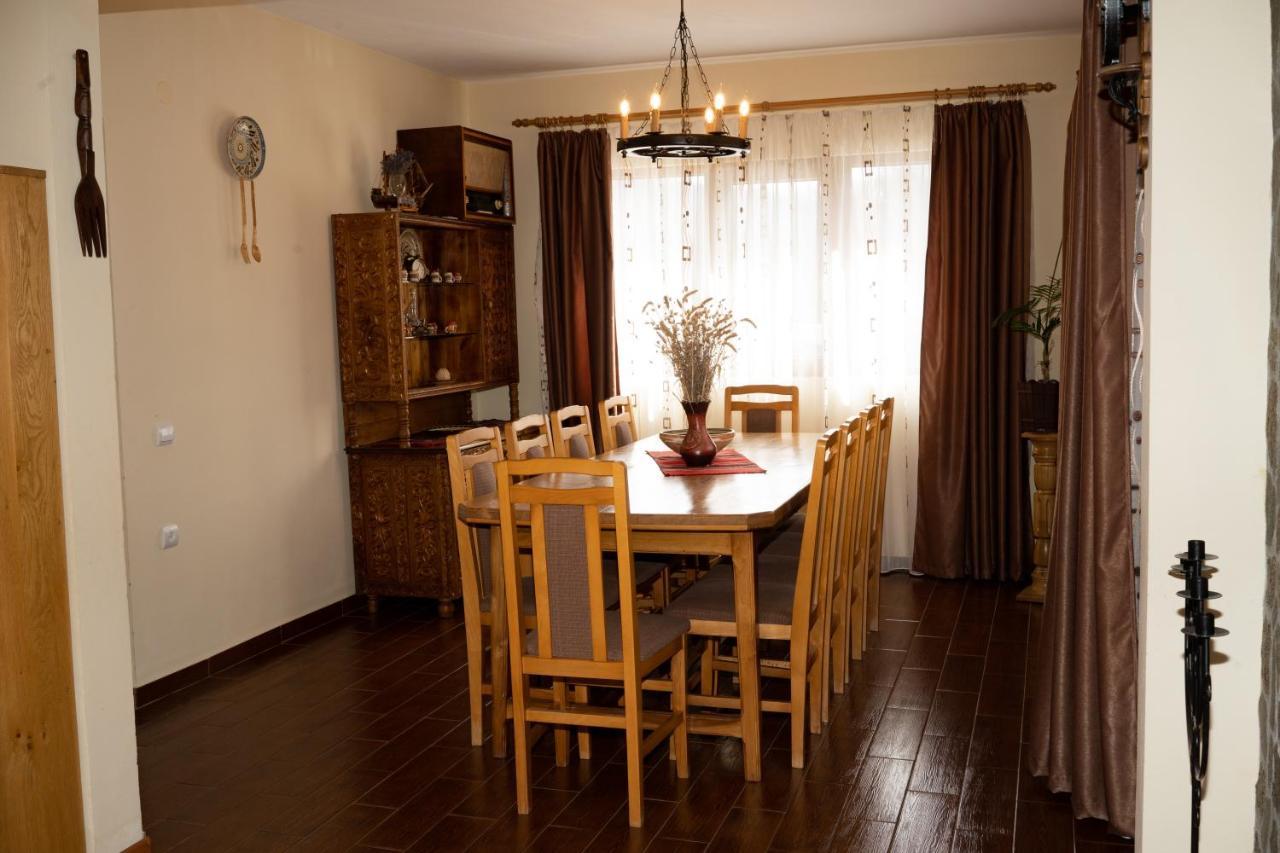 Villa Arnota Costesti  Esterno foto